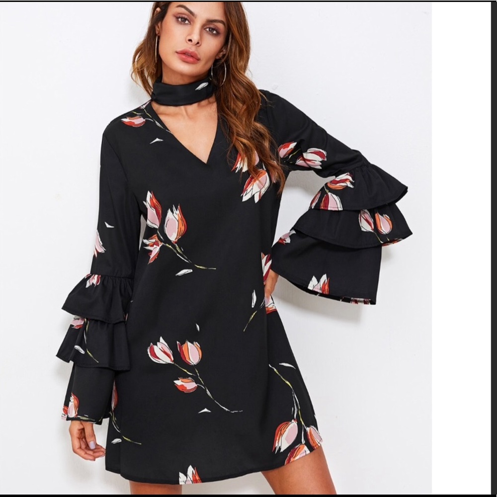 Jeuvre Choker Neck Layered Bell Sleeve Dress Small